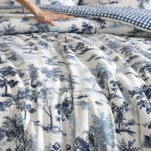 Full/Queen Forest Pattern Down Comforter Set