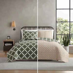 Full/Queen Reversible Checkered Quilt Set