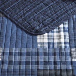 Full/Queen Reversible Patchwork Quilt Set