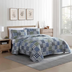 Full/Queen Reversible Plaid & Floral Patchwork Quilt Set