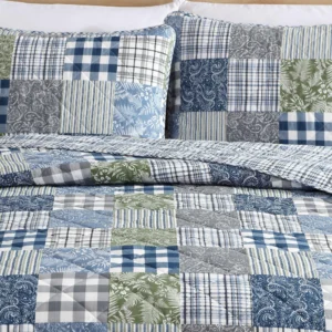 Full/Queen Reversible Plaid & Floral Patchwork Quilt Set