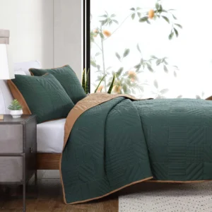 Full/Queen Solid Pattern Quilt Sets with Geometric Stitching